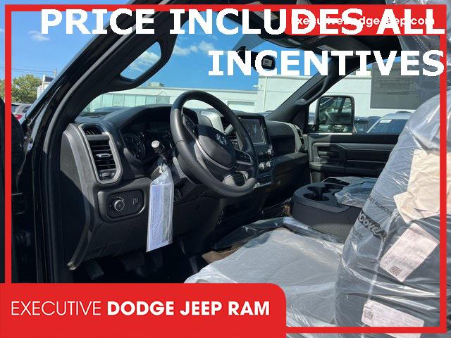 2024 RAM Ram 5500 Chassis Cab RAM 5500 TRADESMAN CHASSIS REGULAR CAB 4X4 60 CA