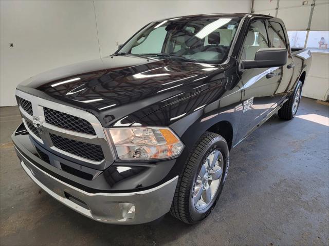 2024 RAM Ram 1500 Classic RAM 1500 CLASSIC TRADESMAN CREW CAB 4X4 64 BOX