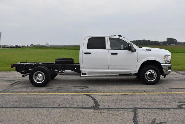 2024 RAM Ram 3500 Chassis Cab RAM 3500 TRADESMAN CREW CAB CHASSIS 4X4 60 CA