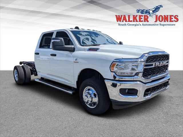 2024 RAM Ram 3500 Chassis Cab RAM 3500 TRADESMAN CREW CAB CHASSIS 4X4 60 CA