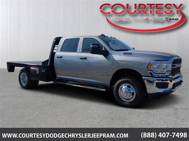 2024 RAM Ram 3500 Chassis Cab RAM 3500 TRADESMAN CREW CAB CHASSIS 4X4 60 CA