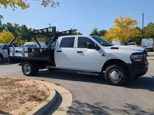 2024 RAM Ram 3500 Chassis Cab RAM 3500 TRADESMAN CREW CAB CHASSIS 4X4 60 CA