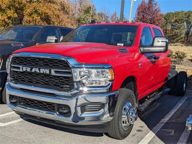 2024 RAM Ram 3500 Chassis Cab RAM 3500 TRADESMAN CREW CAB CHASSIS 4X4 60 CA