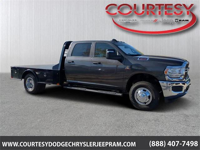 2024 RAM Ram 3500 Chassis Cab RAM 3500 TRADESMAN CREW CAB CHASSIS 4X4 60 CA