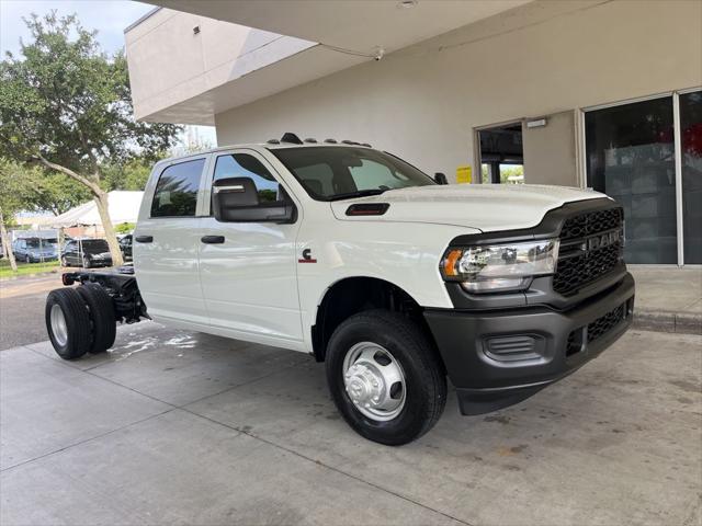 2024 RAM Ram 3500 Chassis Cab RAM 3500 TRADESMAN CREW CAB CHASSIS 4X4 60 CA