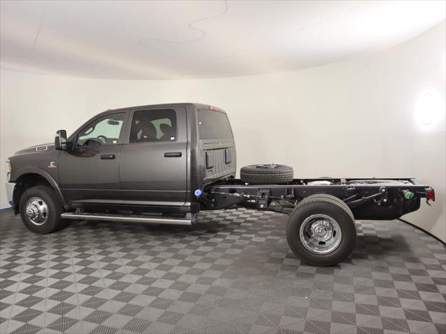 2024 RAM Ram 3500 Chassis Cab RAM 3500 TRADESMAN CREW CAB CHASSIS 4X4 60 CA