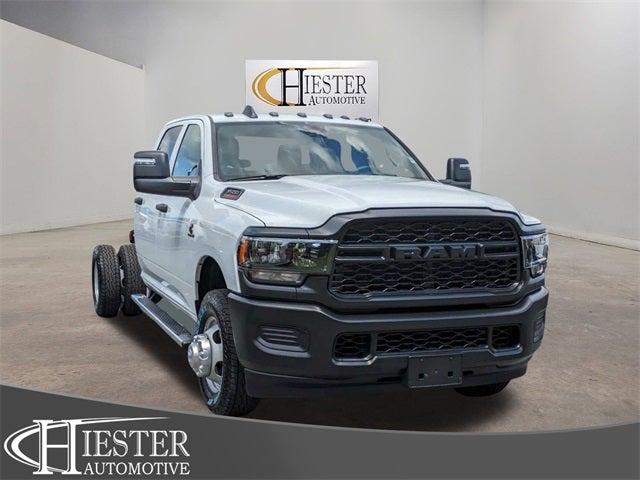 2024 RAM Ram 3500 Chassis Cab RAM 3500 TRADESMAN CREW CAB CHASSIS 4X4 60 CA