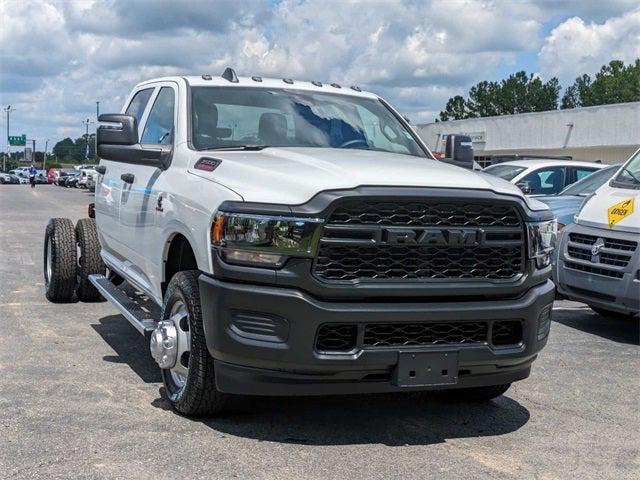 2024 RAM Ram 3500 Chassis Cab RAM 3500 TRADESMAN CREW CAB CHASSIS 4X4 60 CA