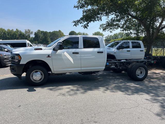 2024 RAM Ram 3500 Chassis Cab RAM 3500 TRADESMAN CREW CAB CHASSIS 4X4 60 CA