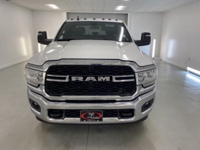 2024 RAM Ram 3500 Chassis Cab RAM 3500 TRADESMAN CREW CAB CHASSIS 4X4 60 CA