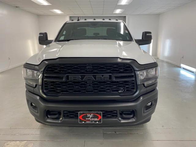 2024 RAM Ram 3500 Chassis Cab RAM 3500 TRADESMAN CREW CAB CHASSIS 4X4 60 CA