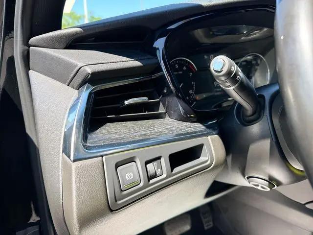 2022 Cadillac XT5 FWD Premium Luxury