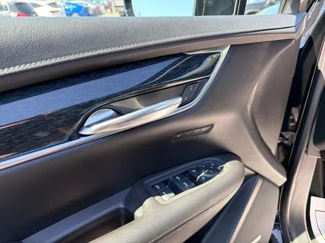 2022 Cadillac XT5 FWD Premium Luxury