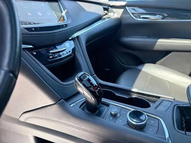 2022 Cadillac XT5 FWD Premium Luxury