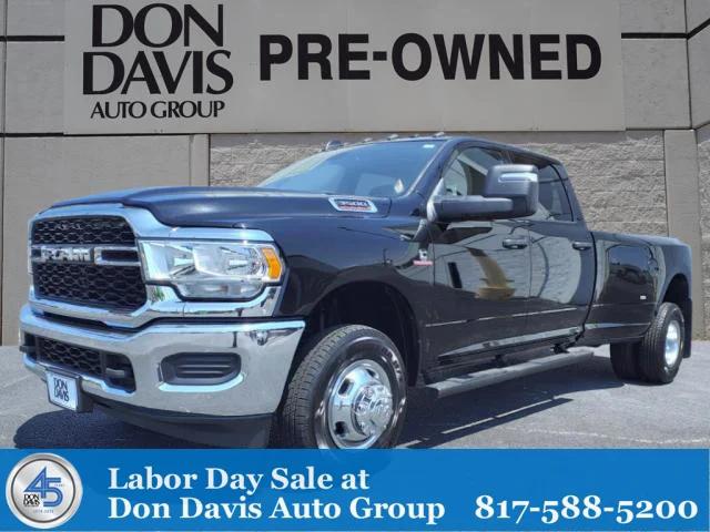 2023 RAM 3500 Tradesman Crew Cab 4x4 8 Box