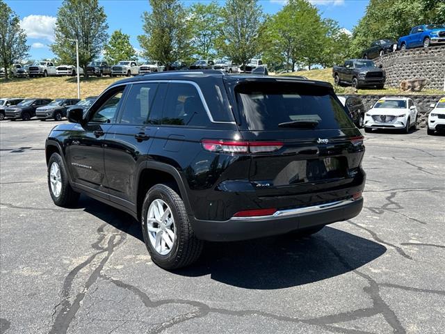 2023 Jeep Grand Cherokee Laredo 4x4