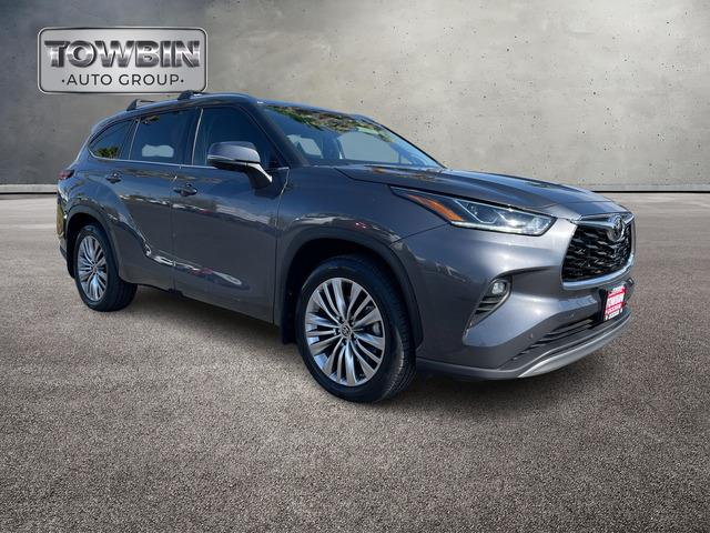 2022 Toyota Highlander Platinum