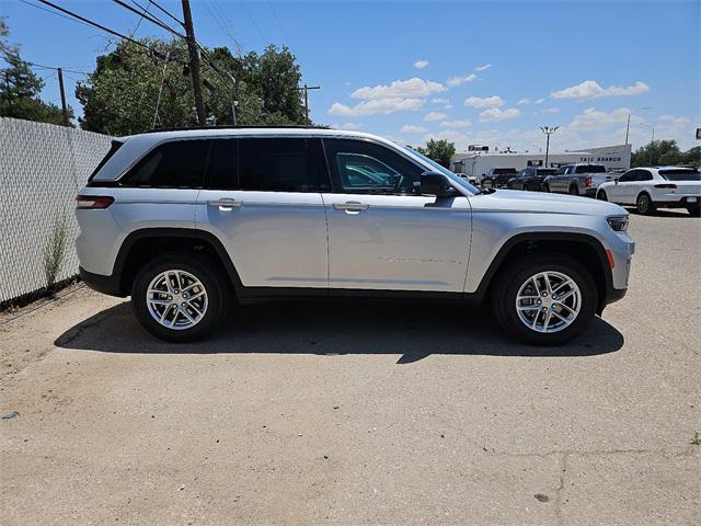 2024 Jeep Grand Cherokee GRAND CHEROKEE LAREDO X 4X4