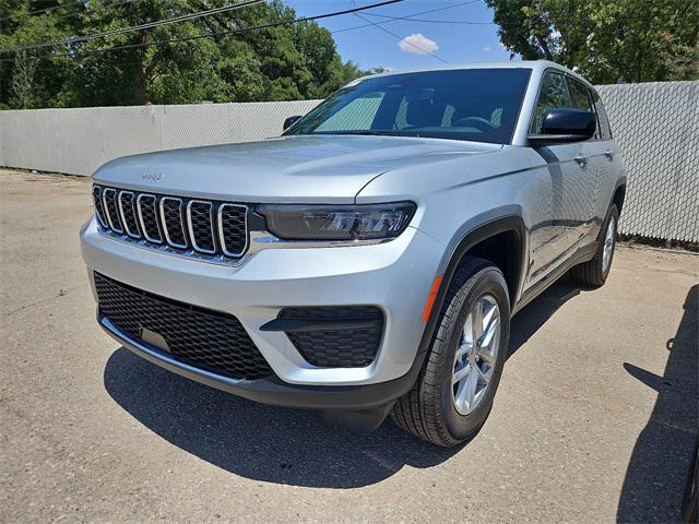 2024 Jeep Grand Cherokee GRAND CHEROKEE LAREDO X 4X4