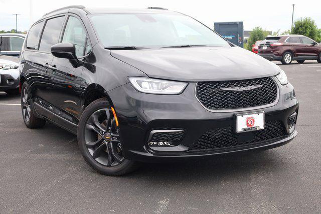 2024 Chrysler Pacifica PACIFICA TOURING L