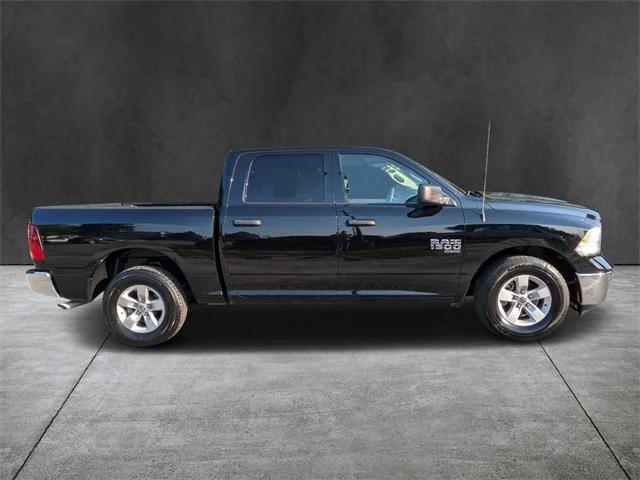 2022 RAM 1500 Classic SLT Crew Cab 4x2 57 Box