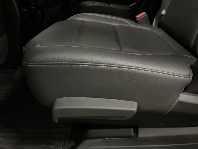 2023 Chevrolet Traverse AWD LT Leather