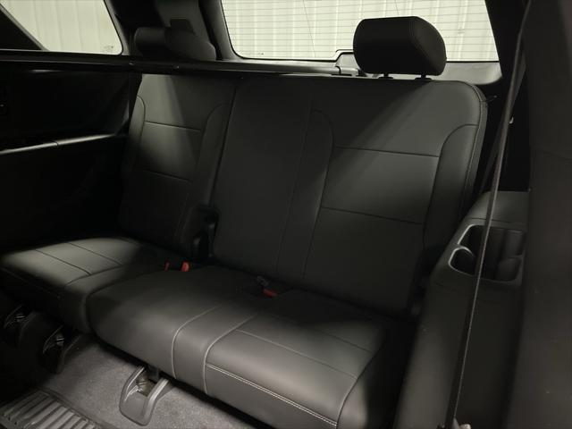 2023 Chevrolet Traverse AWD LT Leather
