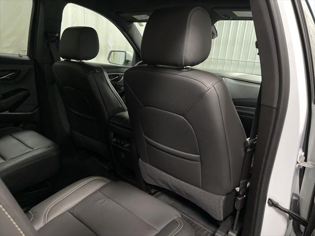 2023 Chevrolet Traverse AWD LT Leather