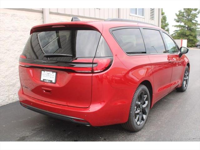 2024 Chrysler Pacifica PACIFICA TOURING L