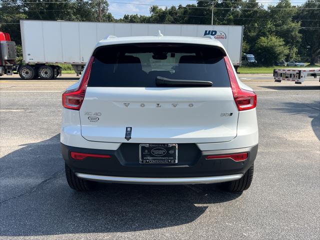 2025 Volvo XC40 Core Bright Theme