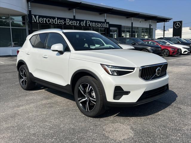 2025 Volvo XC40 Core Bright Theme