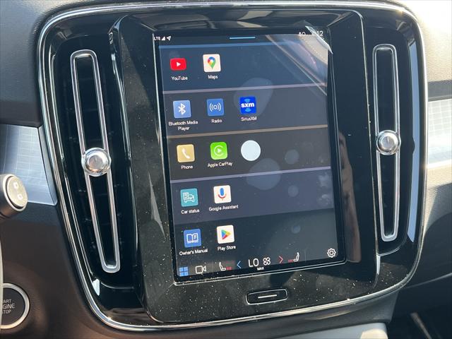 2025 Volvo XC40 Core Bright Theme