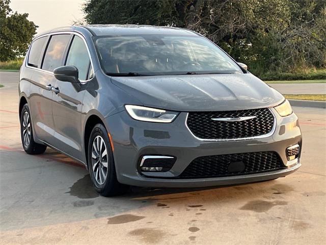 2022 Chrysler Pacifica Hybrid Touring L