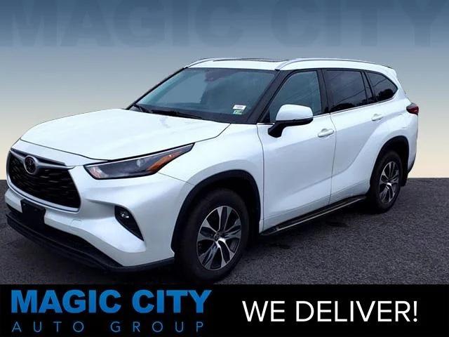 2022 Toyota Highlander XLE 2022 Toyota Highlander XLE
