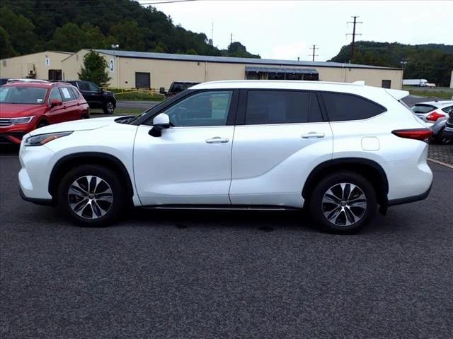 2022 Toyota Highlander XLE 2022 Toyota Highlander XLE