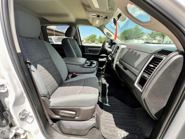 2019 Ram 1500 Classic SLT Crew Cab 4x4 5'7" Box