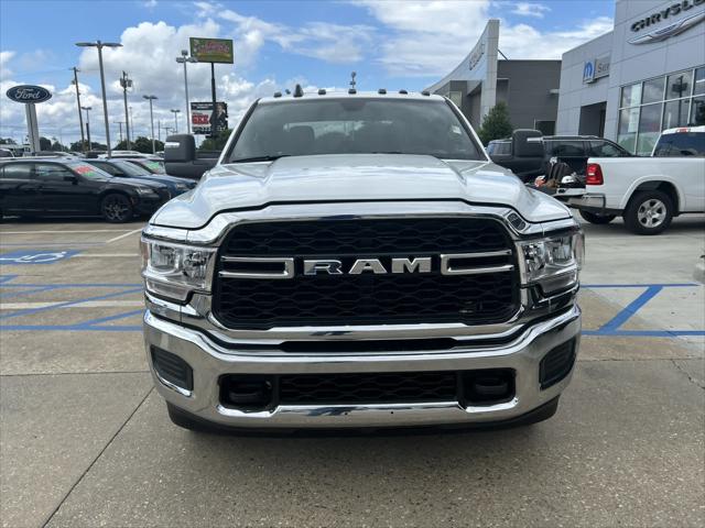 2024 RAM 3500 Tradesman Crew Cab 4x4 8 Box