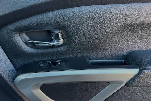 2020 Nissan Titan Crew Cab SL 4x4