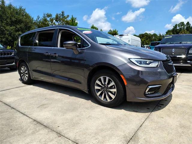 2022 Chrysler Pacifica Hybrid Touring L