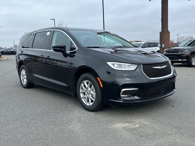 2024 Chrysler Pacifica PACIFICA TOURING L