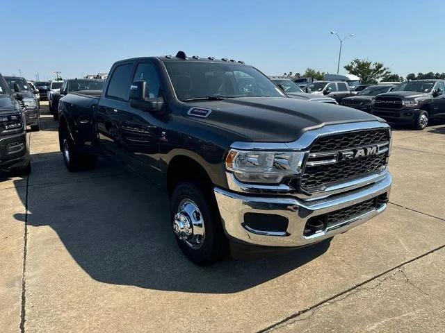 2024 RAM Ram 3500 RAM 3500 TRADESMAN CREW CAB 4X4 8 BOX