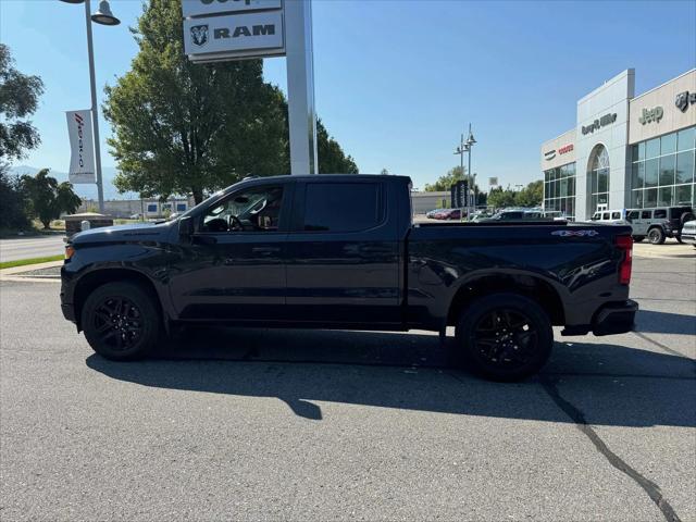 2023 Chevrolet Silverado 1500 4WD Crew Cab Short Bed Custom