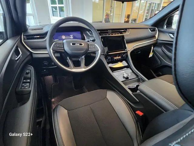 2024 Jeep Grand Cherokee L Altitude X 4x4