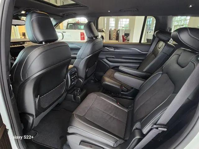2024 Jeep Grand Cherokee L Altitude X 4x4