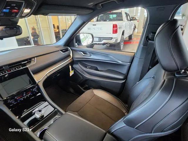 2024 Jeep Grand Cherokee L Altitude X 4x4