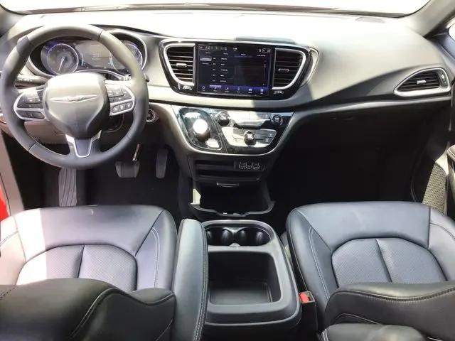 2017 Chrysler Pacifica Touring-L