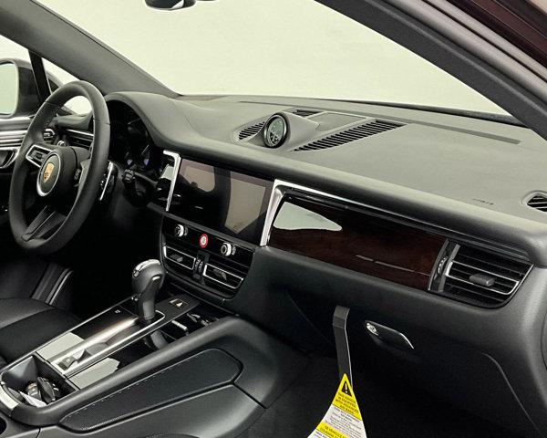 2024 Porsche Macan AWD