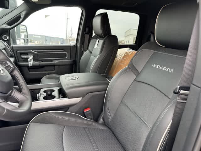 2024 RAM Ram 2500 RAM 2500 LARAMIE CREW CAB 4X4 64 BOX