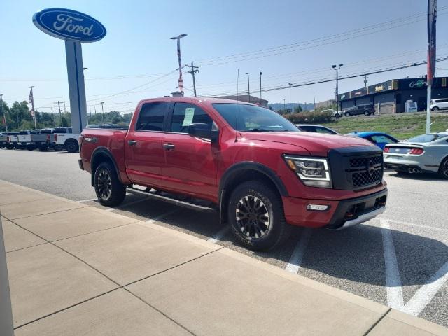 2021 Nissan TITAN Crew Cab PRO-4X 4x4