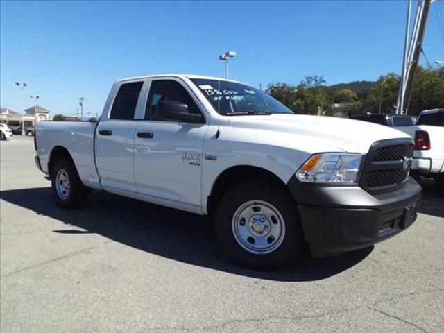 2024 RAM Ram 1500 Classic RAM 1500 CLASSIC TRADESMAN QUAD CAB 4X4 64 BOX